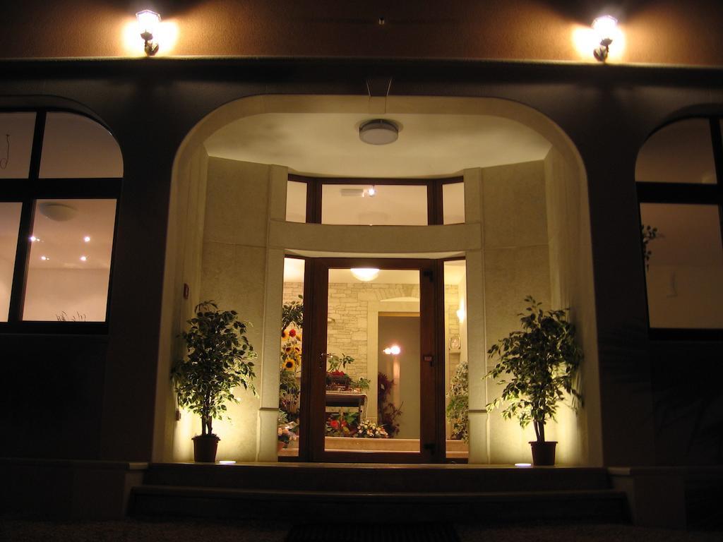 Guest House Caterina Poreč Eksteriør billede